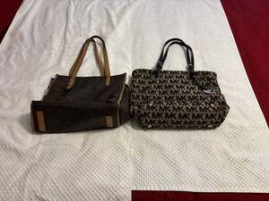 Michael Kors MK Monogram Large Jet Set Signature Tote Handbag